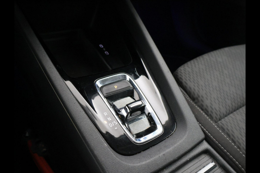 Škoda Octavia Combi 1.5 e-TSI AUT. + 18 INCH | ADAPTIVE CRUISE | LED | VIRTUAL COCKPIT | SFEERVERLICHTING | CAMERA | CARPLAY | STOELVERW.