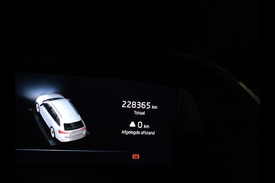 Škoda Octavia Combi 1.5 e-TSI AUT. + 18 INCH | ADAPTIVE CRUISE | LED | VIRTUAL COCKPIT | SFEERVERLICHTING | CAMERA | CARPLAY | STOELVERW.