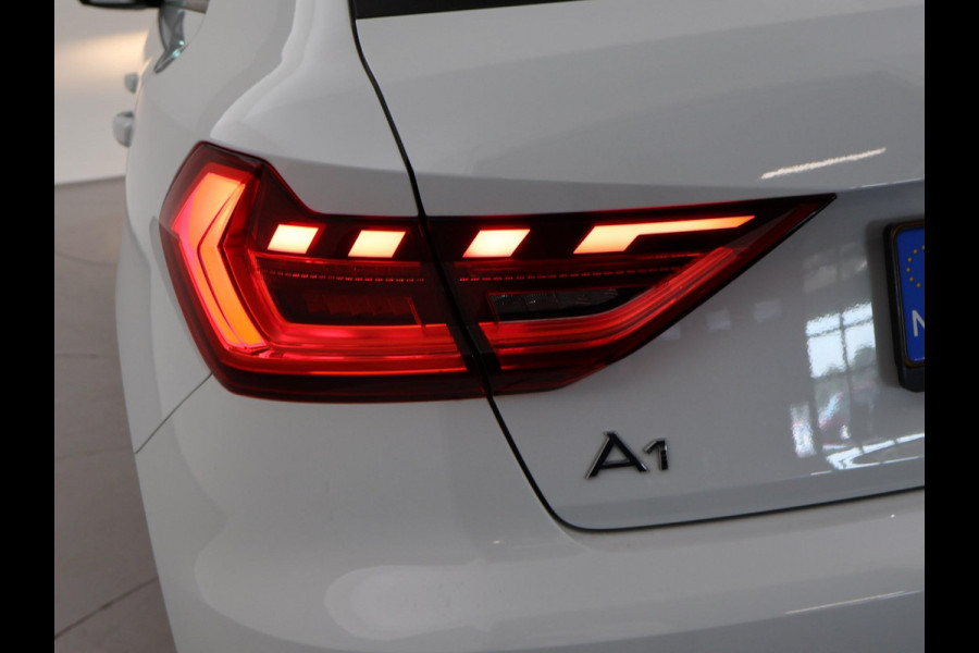 Audi A1 Sportback 25 TFSI + SFEERVERLICHTING | APPLE CARPLAY | VIRTUAL COCKPIT | SPORTSTOELEN | STOELVERW.