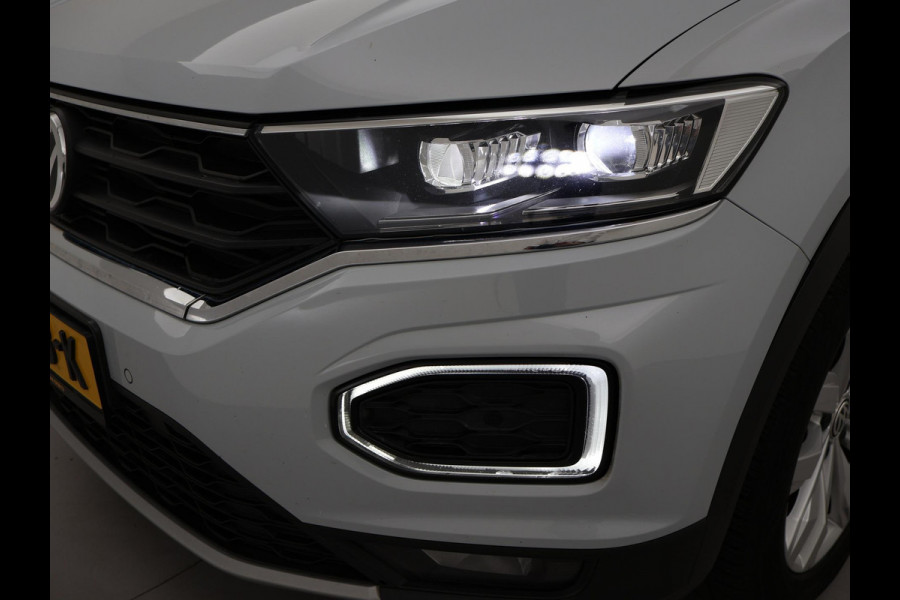 Volkswagen T-Roc 1.5 TSI 150 PK DSG SPORT BTW + TREKHAAK | VIRTUAL COCKPIT | CAMERA | ADAPTIVE CRUISE | CARPLAY