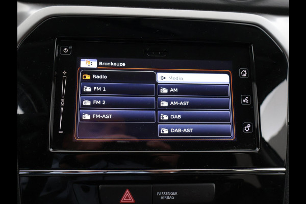 Suzuki Vitara 1.0 BOOSTERJET SELECT TWO-TONE + CAMERA | APPLE CARPLAY | DAB | STOELVERWARMING