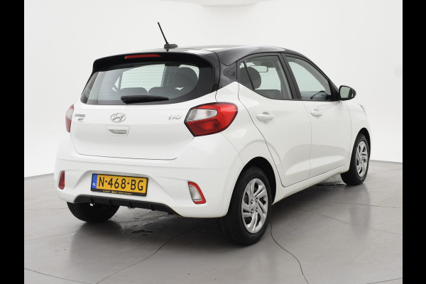 Hyundai i10 1.0 AUTOMAAT COMFORT 5-ZITS + APPLE CARPLAY | DAB+ | CRUISE CONTROL | TWO-TONE WIT/ZWART