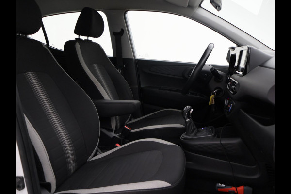 Hyundai i10 1.0 AUTOMAAT COMFORT 5-ZITS + APPLE CARPLAY | DAB+ | CRUISE CONTROL | TWO-TONE WIT/ZWART
