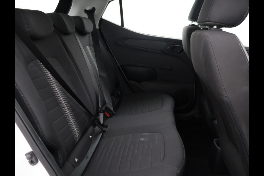 Hyundai i10 1.0 AUTOMAAT COMFORT 5-ZITS + APPLE CARPLAY | DAB+ | CRUISE CONTROL | TWO-TONE WIT/ZWART