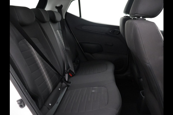 Hyundai i10 1.0 AUTOMAAT COMFORT 5-ZITS + APPLE CARPLAY | DAB+ | CRUISE CONTROL | TWO-TONE WIT/ZWART