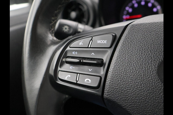 Hyundai i10 1.0 AUTOMAAT COMFORT 5-ZITS + APPLE CARPLAY | DAB+ | CRUISE CONTROL | TWO-TONE WIT/ZWART