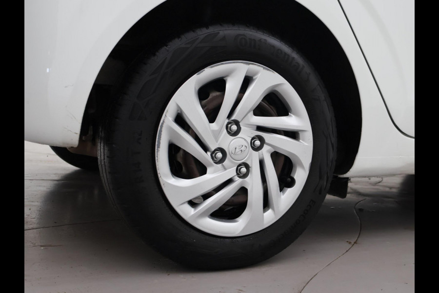 Hyundai i10 1.0 AUTOMAAT COMFORT 5-ZITS + APPLE CARPLAY | DAB+ | CRUISE CONTROL | TWO-TONE WIT/ZWART