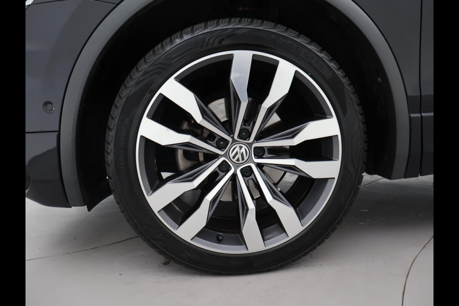 Volkswagen Tiguan Allspace 1.5 TSI R-LINE INTERIEUR + EXTERIEUR | VIRTUAL COCKPIT | TREKHAAK | PANORAMA | ADAPTIVE CRUISE