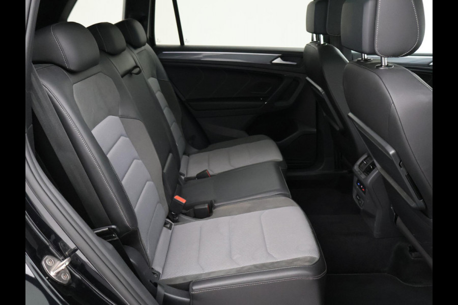 Volkswagen Tiguan Allspace 1.5 TSI R-LINE INTERIEUR + EXTERIEUR | VIRTUAL COCKPIT | TREKHAAK | PANORAMA | ADAPTIVE CRUISE