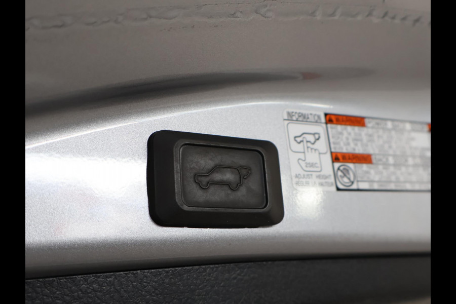 Toyota RAV4 2.5 HYBRID AUT. BLACK EDITION + SCHUIFDAK | LEDER | CAMERA | ADAPTIVE CRUISE | STOELVERW. | 18 INCH