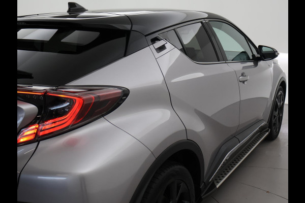 Toyota C-HR 1.8 HYBRID BI-TONE SPORT EXECUTIVE + ADAPTIVE CRUISE / JBL AUDIO / CAMERA / STOELVERWARMING