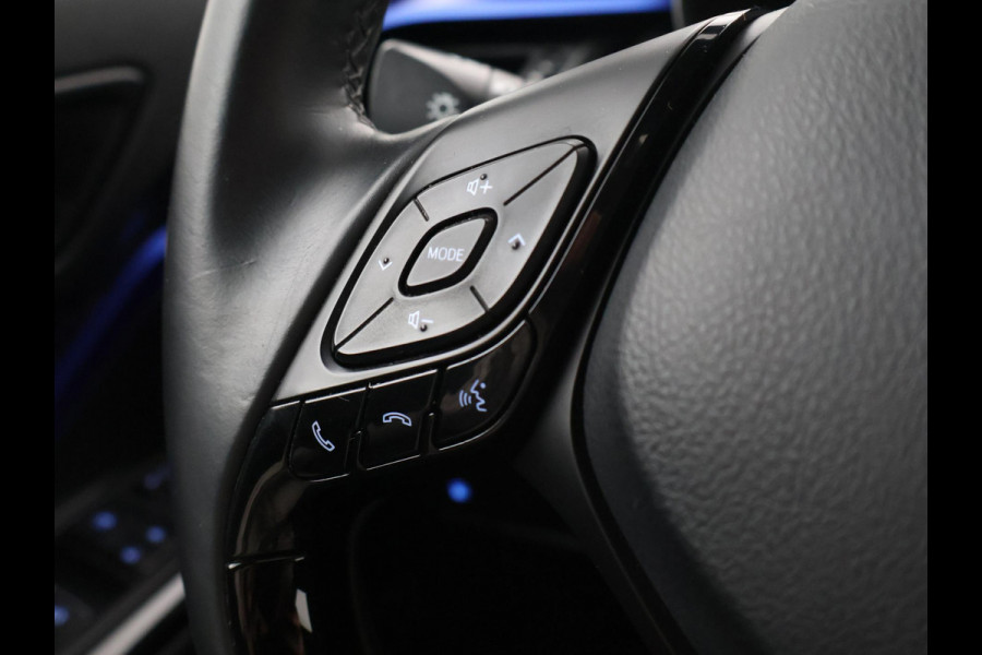 Toyota C-HR 1.8 HYBRID BI-TONE SPORT EXECUTIVE + ADAPTIVE CRUISE / JBL AUDIO / CAMERA / STOELVERWARMING