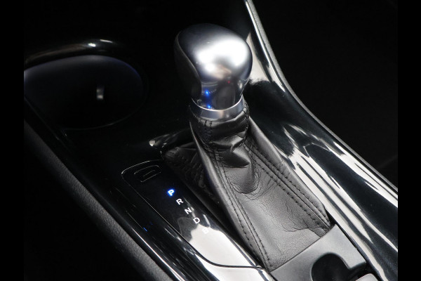 Toyota C-HR 1.8 HYBRID BI-TONE SPORT EXECUTIVE + ADAPTIVE CRUISE / JBL AUDIO / CAMERA / STOELVERWARMING