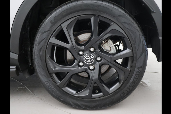 Toyota C-HR 1.8 HYBRID BI-TONE SPORT EXECUTIVE + ADAPTIVE CRUISE / JBL AUDIO / CAMERA / STOELVERWARMING