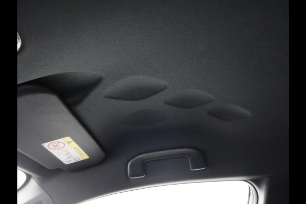 Toyota C-HR 1.8 HYBRID BI-TONE SPORT EXECUTIVE + ADAPTIVE CRUISE / JBL AUDIO / CAMERA / STOELVERWARMING