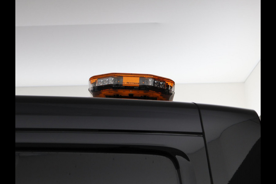 Volkswagen Crafter 35 2.0 TDI 140 PK 4MOTION 4X4 L3H2 + TREKHAAK 3000 KG / DEALER ONDERHOUDEN