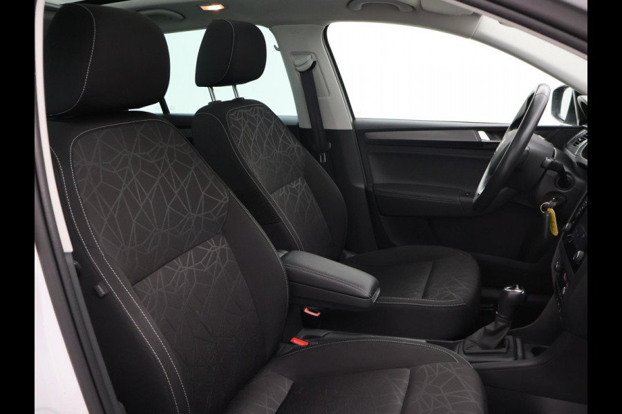 Škoda Rapid Spaceback 1.0 TSI DSG AUT CLEVER WIT PARELMOER + PANORAMADAK | STOELVERWARMING | DAB | NAVIGATIE