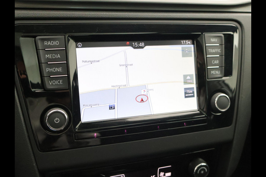 Škoda Rapid Spaceback 1.0 TSI DSG AUT CLEVER WIT PARELMOER + PANORAMADAK | STOELVERWARMING | DAB | NAVIGATIE