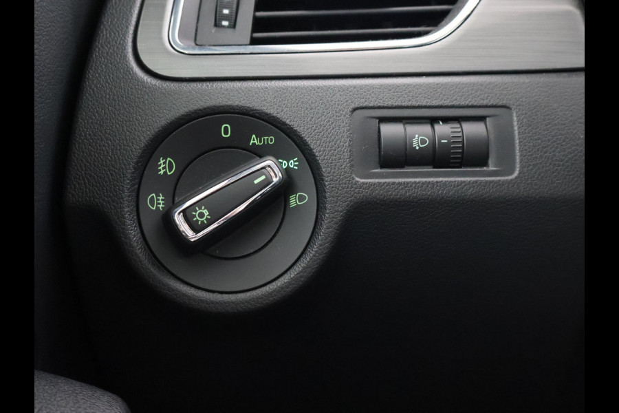 Škoda Rapid Spaceback 1.0 TSI DSG AUT CLEVER WIT PARELMOER + PANORAMADAK | STOELVERWARMING | DAB | NAVIGATIE