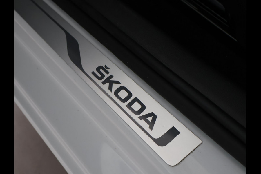 Škoda Rapid Spaceback 1.0 TSI DSG AUT CLEVER WIT PARELMOER + PANORAMADAK | STOELVERWARMING | DAB | NAVIGATIE