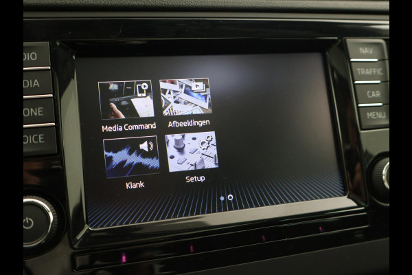 Škoda Rapid Spaceback 1.0 TSI DSG AUT CLEVER WIT PARELMOER + PANORAMADAK | STOELVERWARMING | DAB | NAVIGATIE