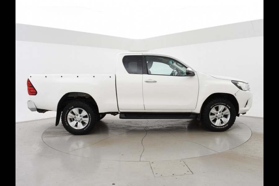 Toyota Hilux 2.4 D-4D-F 150 PK 4X4 XTRA CAB PROFESSIONAL EURO 6 + LEDER | AIRCO | CRUISE | TREKHAAK