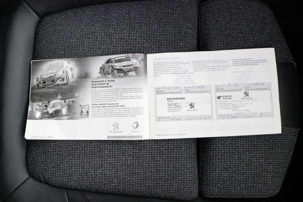 Peugeot 5008 1.2 PureTech*NAVI*CAM*HAAK*CRUISE*ECC*CARPLAY*7PER