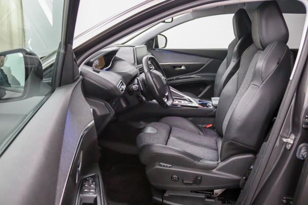 Peugeot 5008 1.2 PureTech*NAVI*CAM*HAAK*CRUISE*ECC*CARPLAY*7PER
