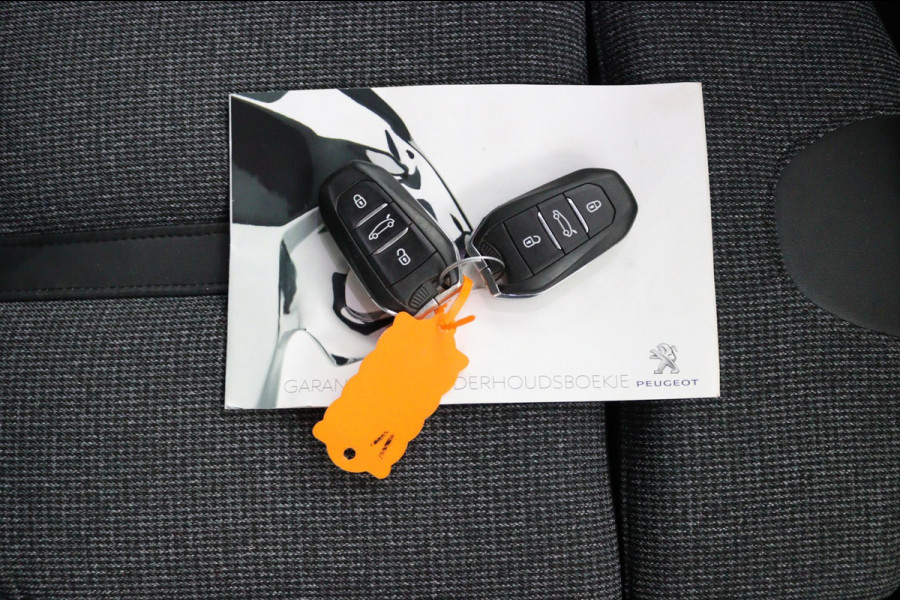 Peugeot 5008 1.2 PureTech*NAVI*CAM*HAAK*CRUISE*ECC*CARPLAY*7PER