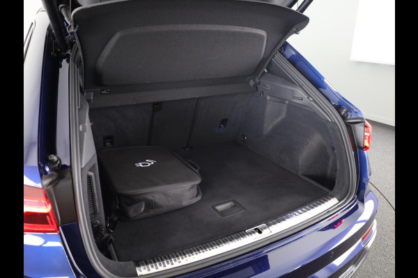 Audi Q3 45 TFSI e S edition 245pk | Panoramadak | Trekhaak wegklapbaar | Stoelverwarming | 20 inch Lichtmetalen velgen