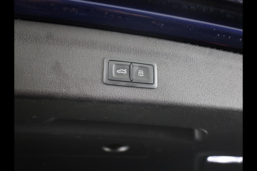 Audi Q3 45 TFSI e S edition 245pk | Panoramadak | Trekhaak wegklapbaar | Stoelverwarming | 20 inch Lichtmetalen velgen