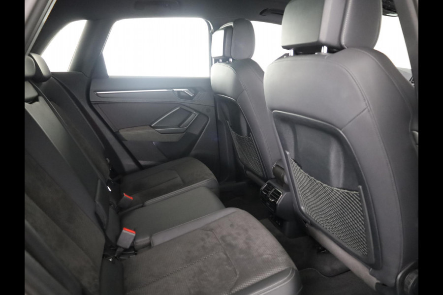 Audi Q3 45 TFSI e S edition 245pk | Panoramadak | Trekhaak wegklapbaar | Stoelverwarming | 20 inch Lichtmetalen velgen