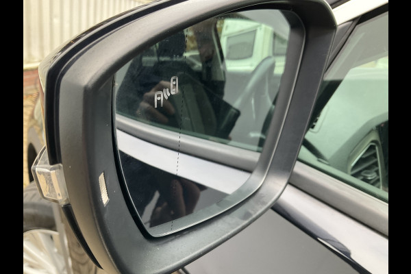 Volkswagen T-Roc 1.5 TSI Style Aut7 Virtual Cock Carplay Pano.dak Adap.Cr Trekhaak