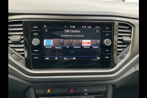Volkswagen T-Roc 1.5 TSI Style Aut7 Virtual Cock Carplay Pano.dak Adap.Cr Trekhaak