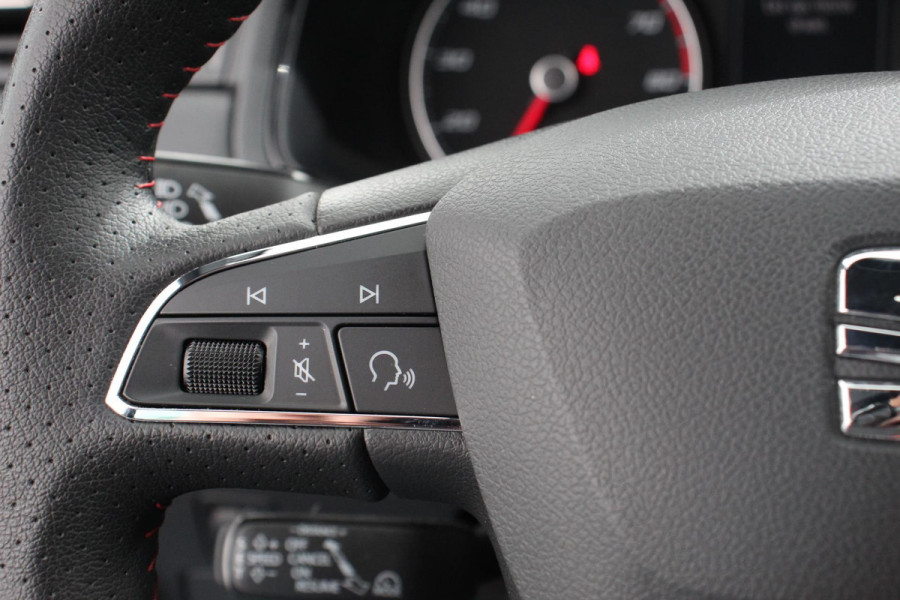 Seat Ibiza 1.0 TSI 116pk FR Navigatie Apple Carplay/Android auto Climate Control Camera Parkeer sensoren V+A Adaptive Cruise control