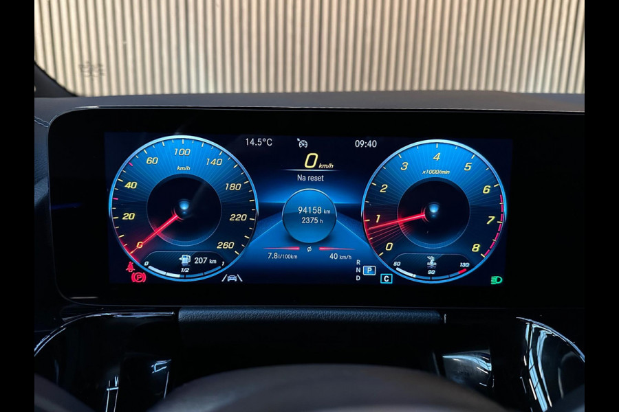 Mercedes-Benz GLA 200 Business Solution AMG - Pano - Ambient light