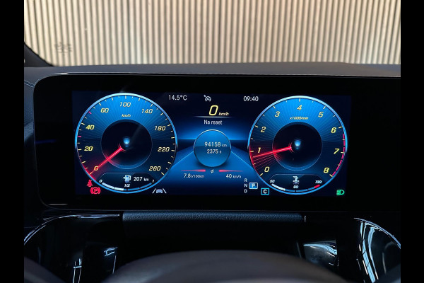 Mercedes-Benz GLA 200 Business Solution AMG - Pano - Ambient light