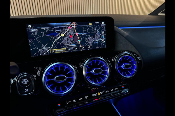 Mercedes-Benz GLA 200 Business Solution AMG - Pano - Ambient light