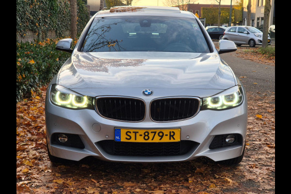 BMW 3-serie GT M Sport Panorama Apple CarPlay 19inch NAP 100% Dealer onderhouden GARANTIE 320i Corporate Lease High Executive