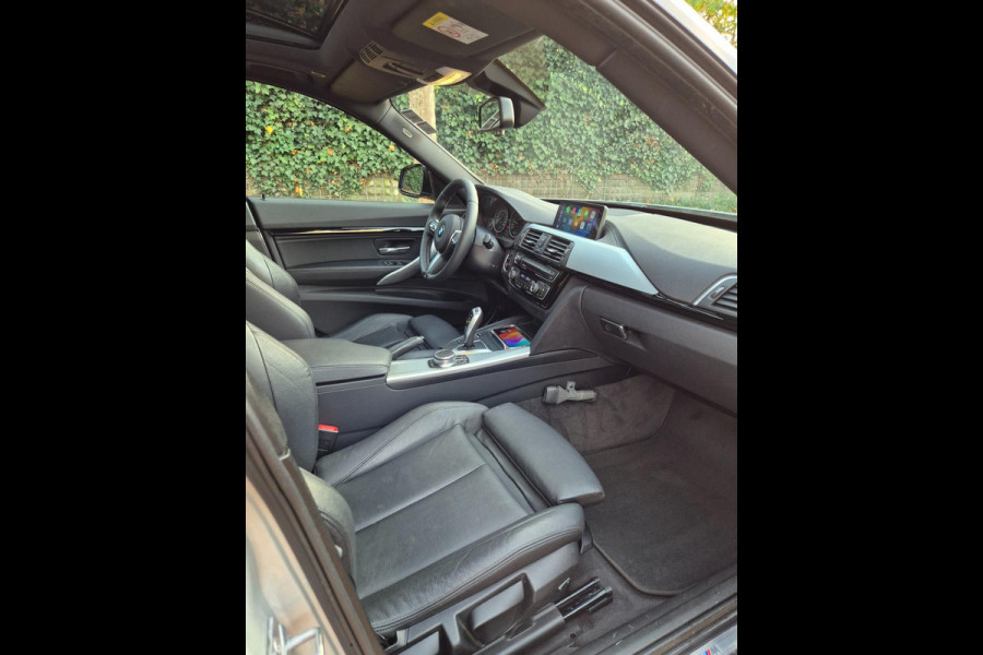 BMW 3-serie GT M Sport Panorama Apple CarPlay 19inch NAP 100% Dealer onderhouden GARANTIE 320i Corporate Lease High Executive