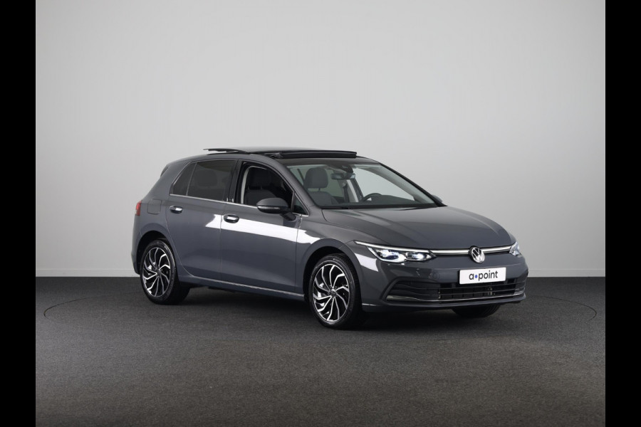 Volkswagen Golf 1.4 eHybrid Style 204 pk Automaat (DSG) | Navigatie | Panoramadak | Parkeersensoren | Adaptieve cruise control | Stoelverwarming |
