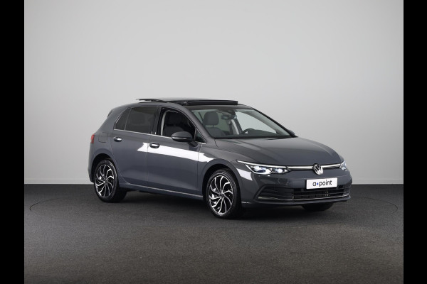 Volkswagen Golf 1.4 eHybrid Style 204 pk Automaat (DSG) | Navigatie | Panoramadak | Parkeersensoren | Adaptieve cruise control | Stoelverwarming |