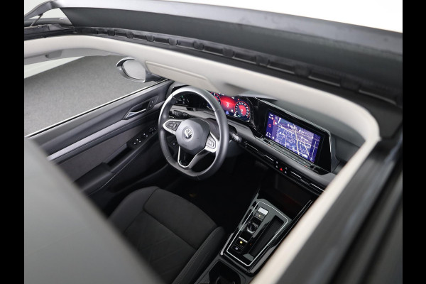 Volkswagen Golf 1.4 eHybrid Style 204 pk Automaat (DSG) | Navigatie | Panoramadak | Parkeersensoren | Adaptieve cruise control | Stoelverwarming |