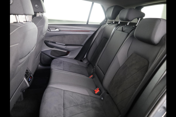 Volkswagen Golf 1.4 eHybrid Style 204 pk Automaat (DSG) | Navigatie | Panoramadak | Parkeersensoren | Adaptieve cruise control | Stoelverwarming |