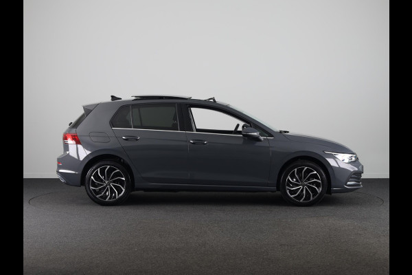 Volkswagen Golf 1.4 eHybrid Style 204 pk Automaat (DSG) | Navigatie | Panoramadak | Parkeersensoren | Adaptieve cruise control | Stoelverwarming |