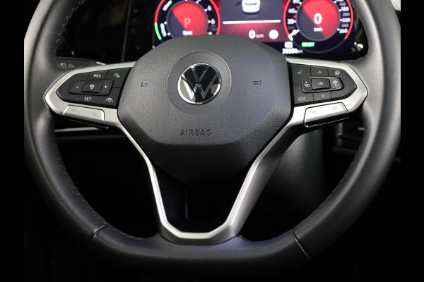 Volkswagen Golf 1.4 eHybrid Style 204 pk Automaat (DSG) | Navigatie | Panoramadak | Parkeersensoren | Adaptieve cruise control | Stoelverwarming |