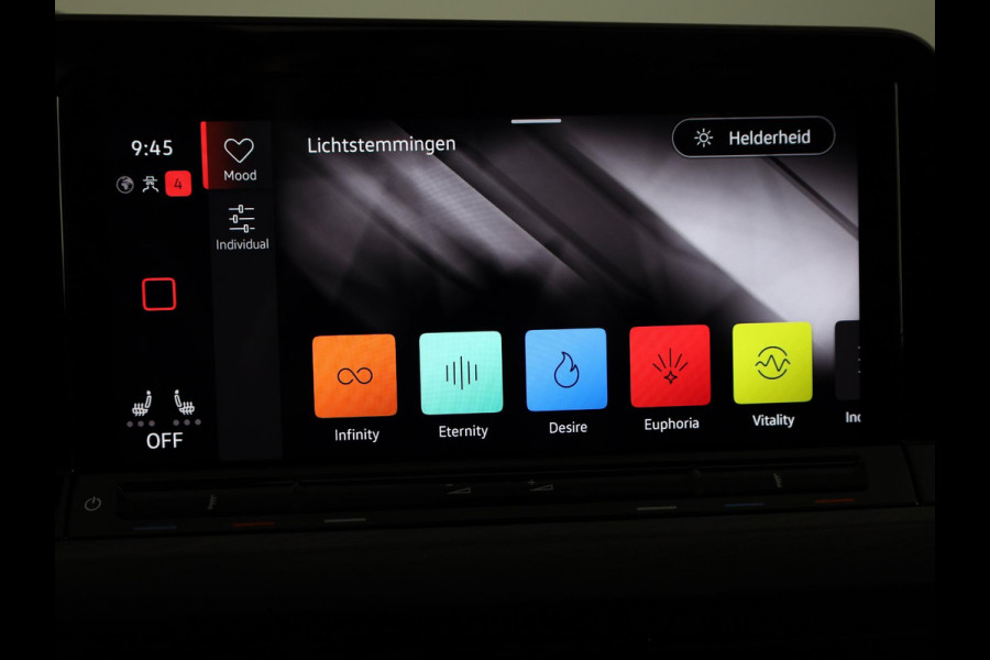 Volkswagen Golf 1.4 eHybrid Style 204 pk Automaat (DSG) | Navigatie | Panoramadak | Parkeersensoren | Adaptieve cruise control | Stoelverwarming |