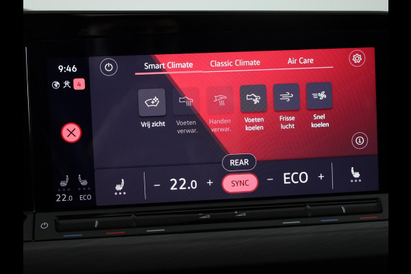 Volkswagen Golf 1.4 eHybrid Style 204 pk Automaat (DSG) | Navigatie | Panoramadak | Parkeersensoren | Adaptieve cruise control | Stoelverwarming |