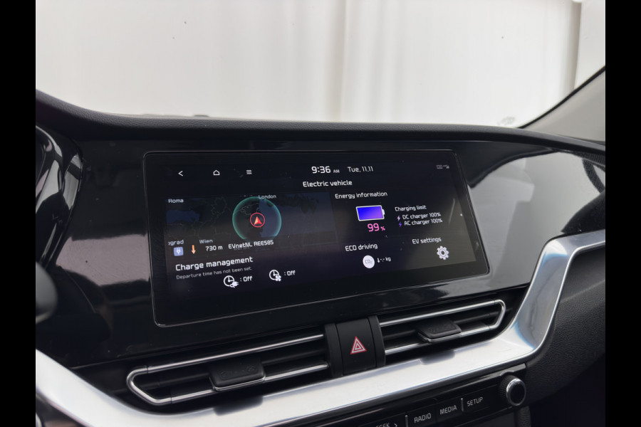 Kia e-Niro DynamicPlusLine 64 kWh [ 3-Fase ] {SOH-96%} (INCL-BTW) Aut.*PANO | LEATHER-FABRIC | FULL-LED | NAVI-FULLMAP | DAB+ | ADAPTIVE-CRUISE | CAMERA | HEATED-COMFORTSEATS | KEYLESS | DIGI-COCKPIT | SHIFT-PADDLES | CARPLAY | LANE-ASSIST | ...