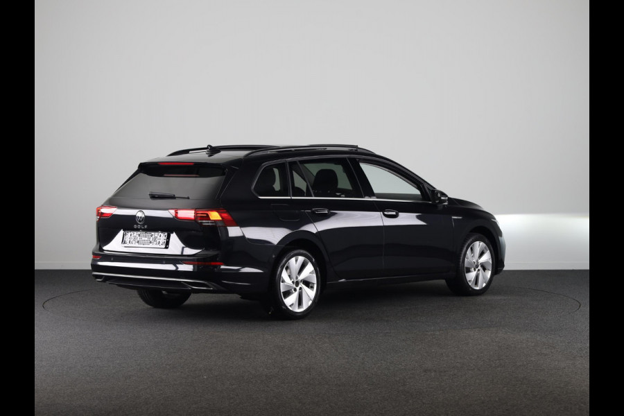 Volkswagen GOLF Variant 1.5 TSI Style 150 pk | Navigatie via App | Panoramadak | Parkeersensoren (Park assist) | Stoelverwarming | Apple Carplay/Android Auto |
